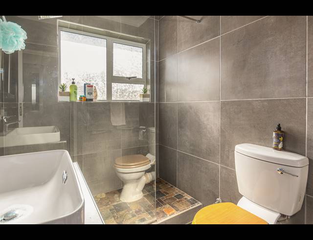 4 BEDROOM FREESTANDING FOR SALE IN PARKLANDS